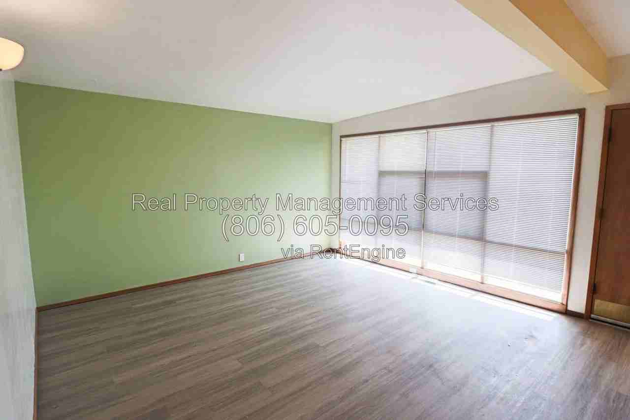 2405 46th St - Photo 2 of 10