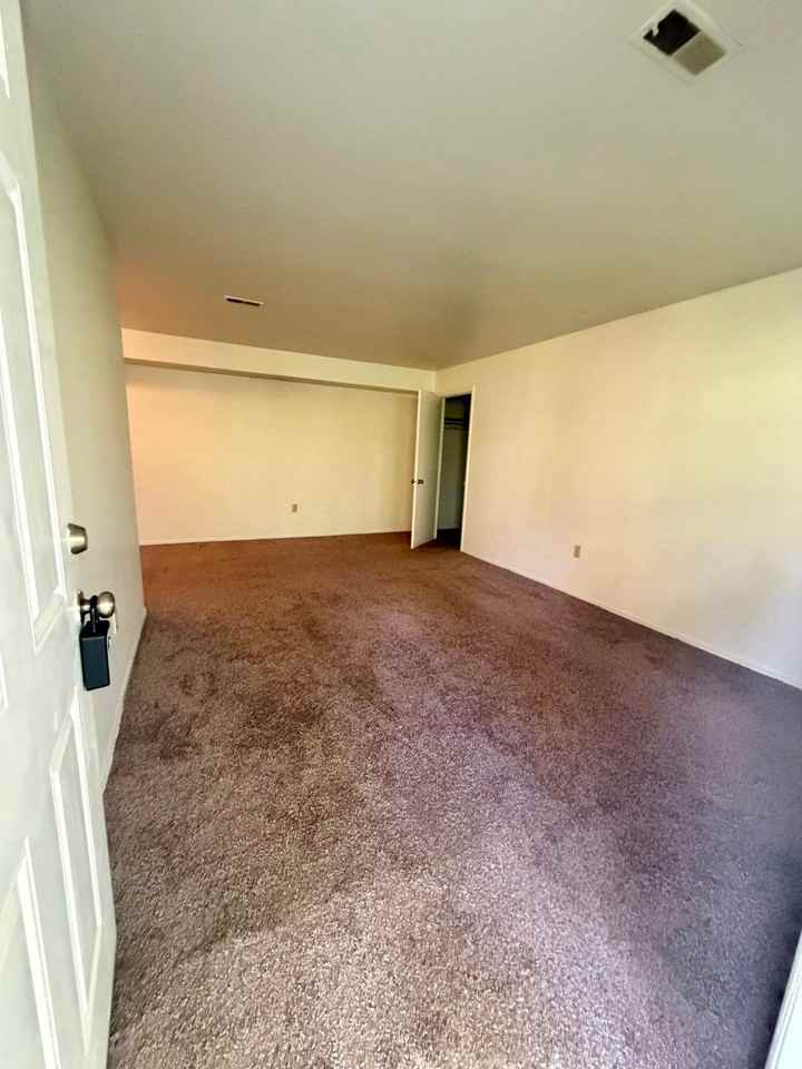 117 Miller Rd - Photo 2 of 12