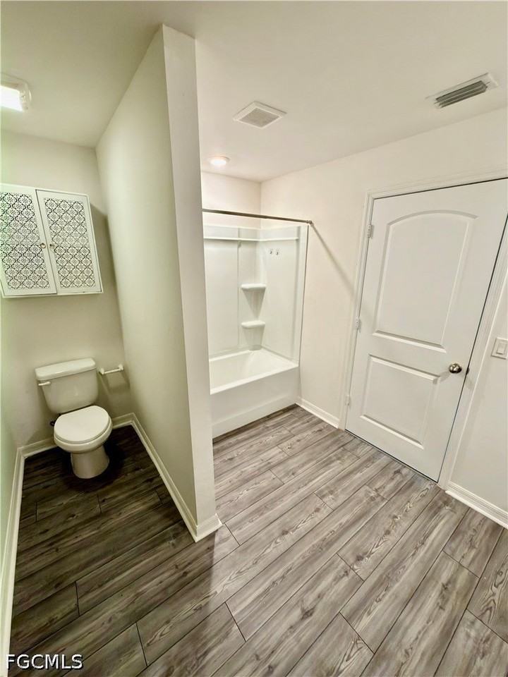 2115 Nw 24th Pl - Photo 6 of 9