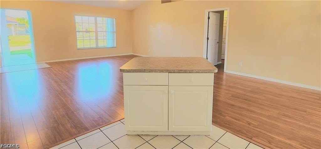 1302 Sw 11th St - Photo 5 of 20