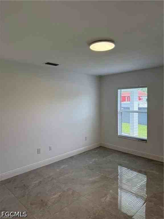 3000 8th St W - Photo 5 of 9