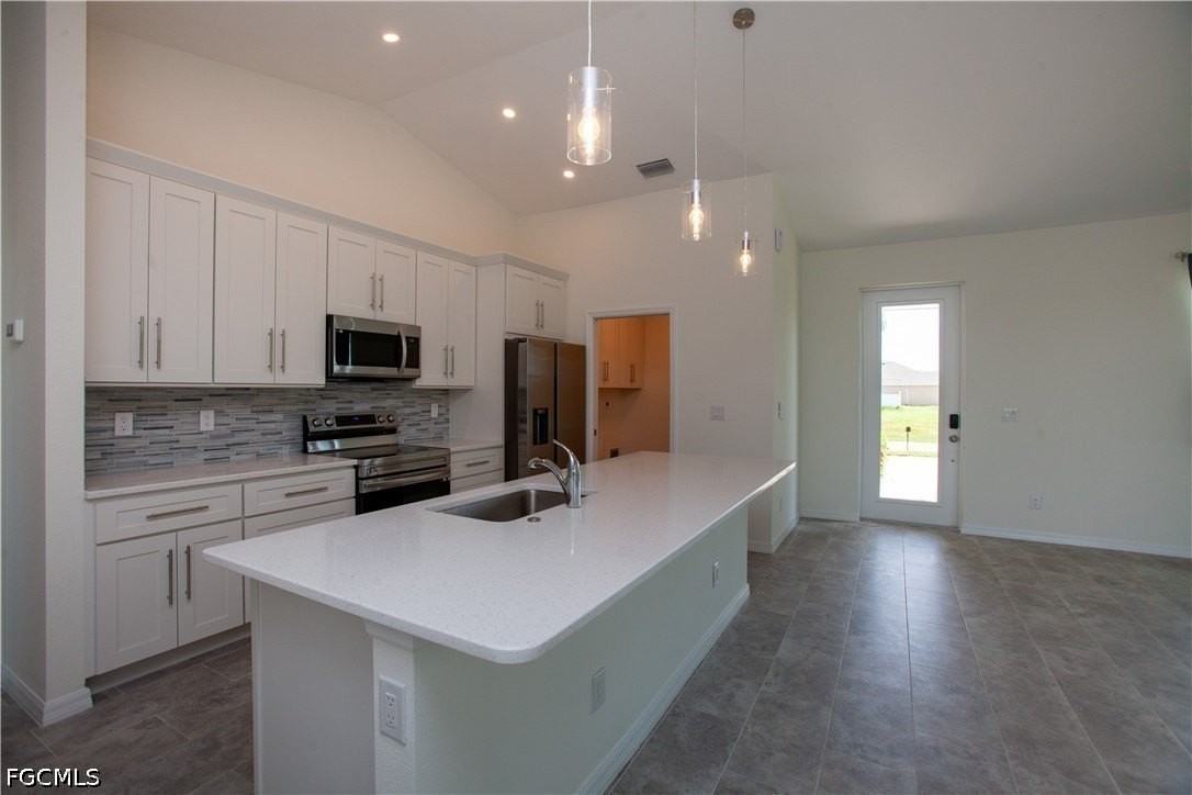 2102 Nw 6th Pl - Photo 5 of 30