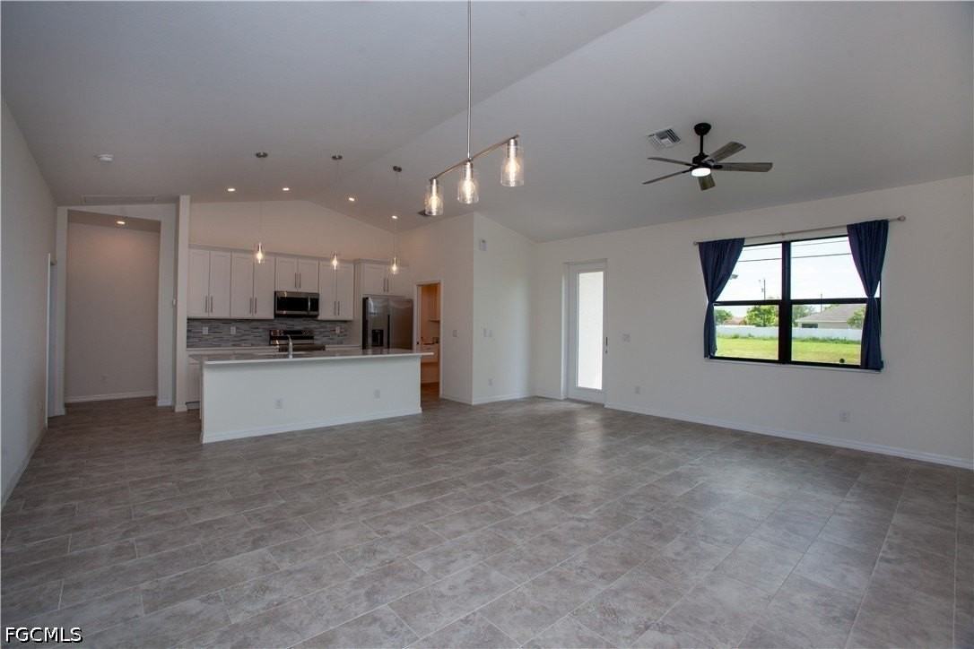 2102 Nw 6th Pl - Photo 6 of 30