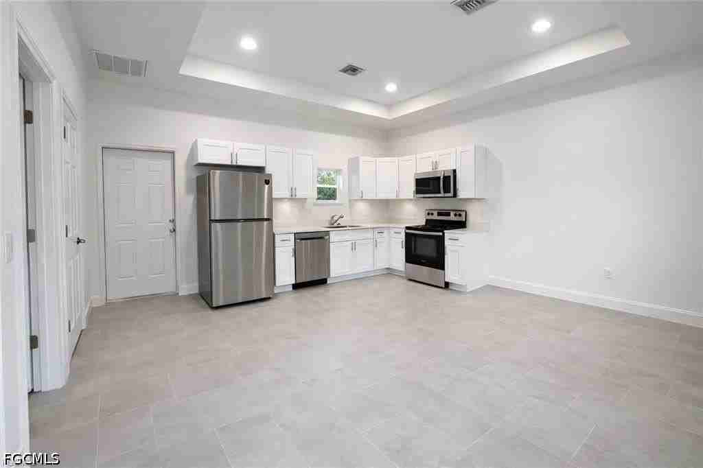 4202 E 30th St - Photo 5 of 10