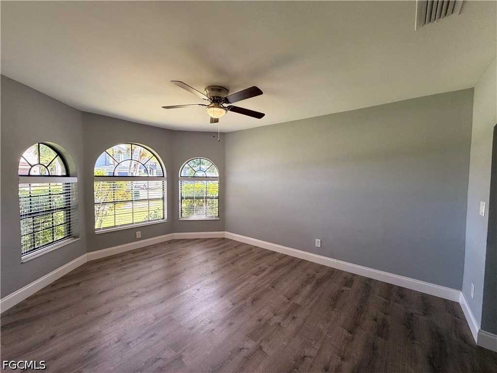 416 Sw 37th Ter - Photo 5 of 43
