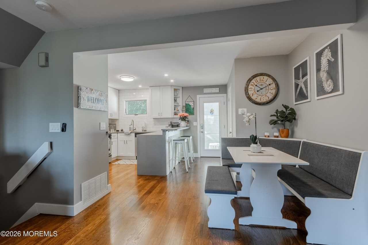 255 Shore Dr - Photo 5 of 23