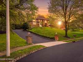 featured image of 32 Wesley Ct