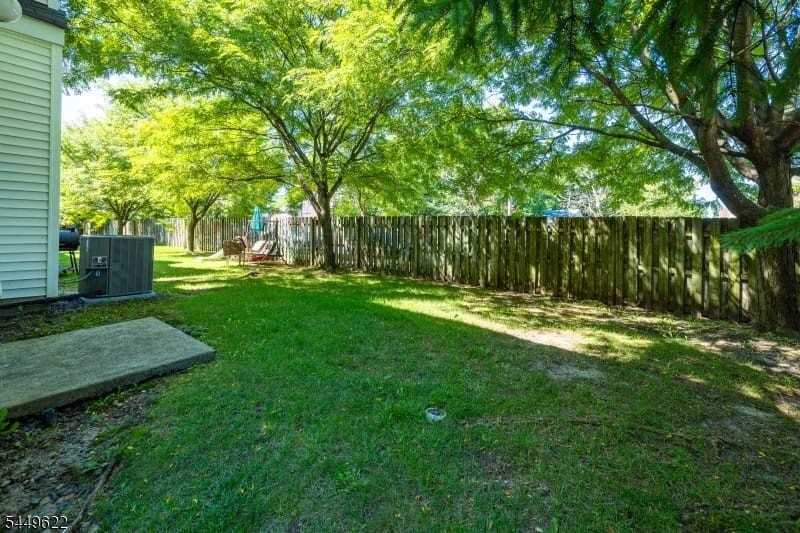 315 Birch Ct - Photo 3 of 20