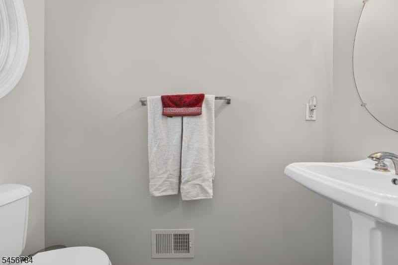 7 Pinehurst Cir - Photo 3 of 16