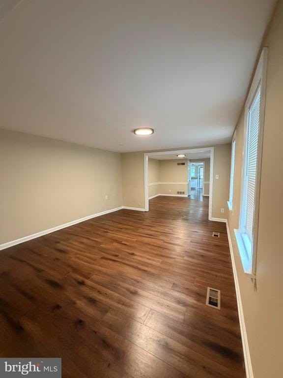127 E Union St - Photo 4 of 27