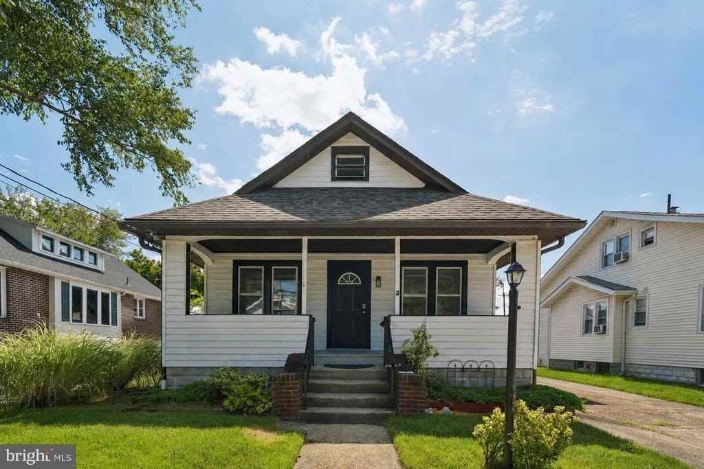 102 E Park Ave