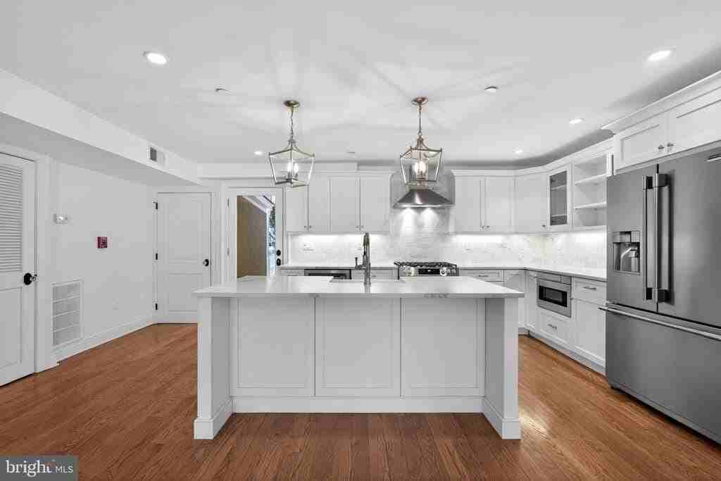 200 W Wayne Ave - Photo 2 of 12