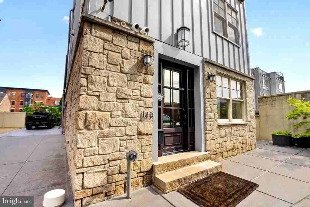 133 Salter St - Photo 2 of 32