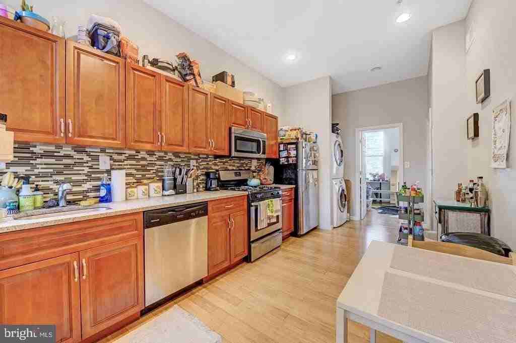 2452 Frankford Ave - Photo 2 of 11