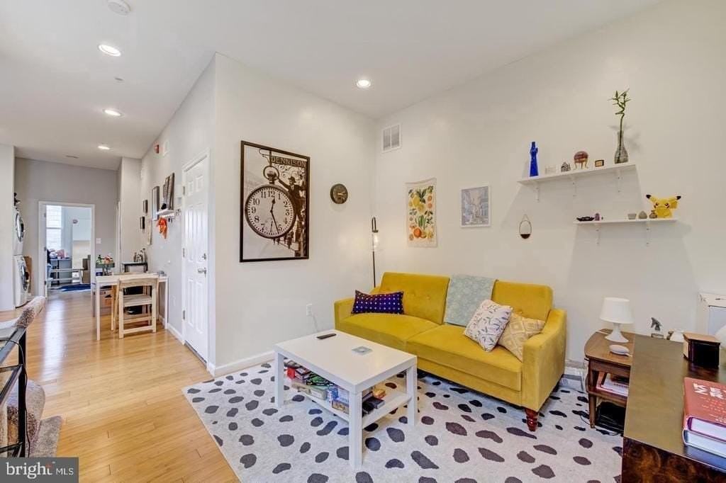 2452 Frankford Ave - Photo 6 of 11
