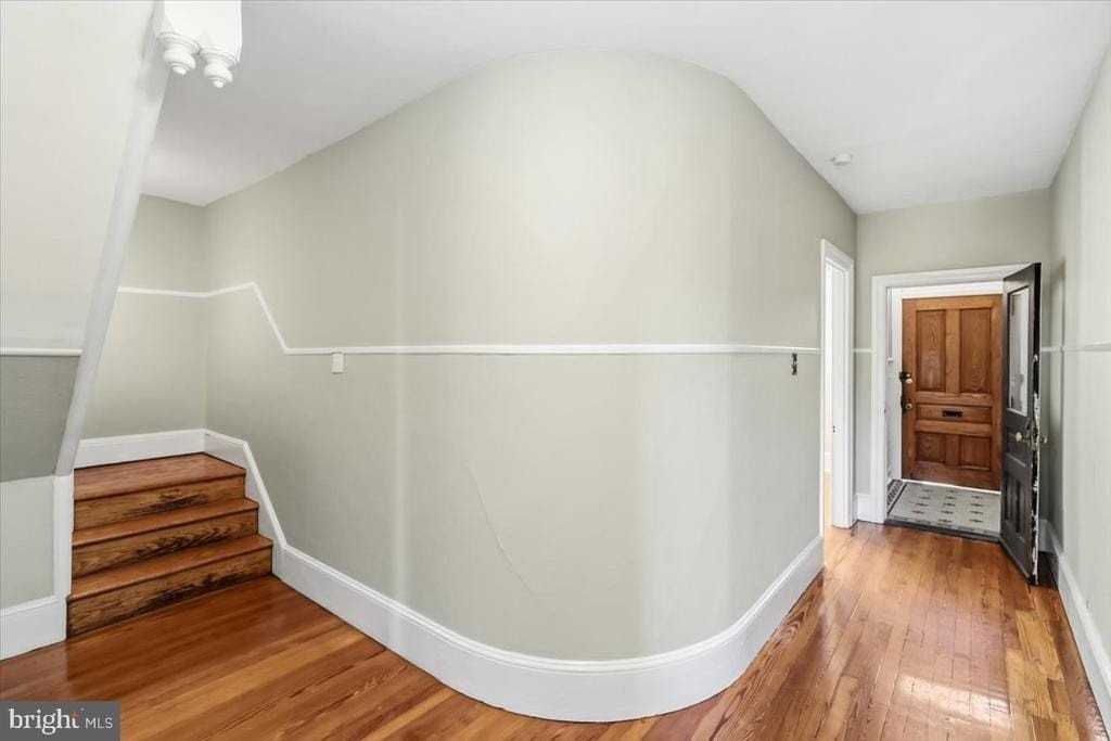 138 Rector St - Photo 5 of 28