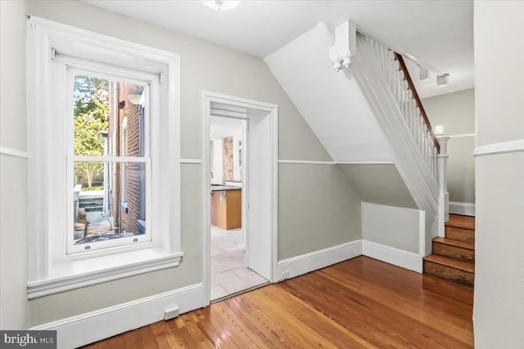 138 Rector St - Photo 6 of 28