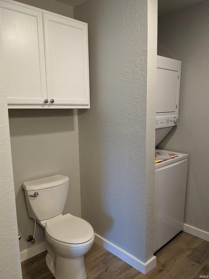 236 Grove St - Photo 4 of 9