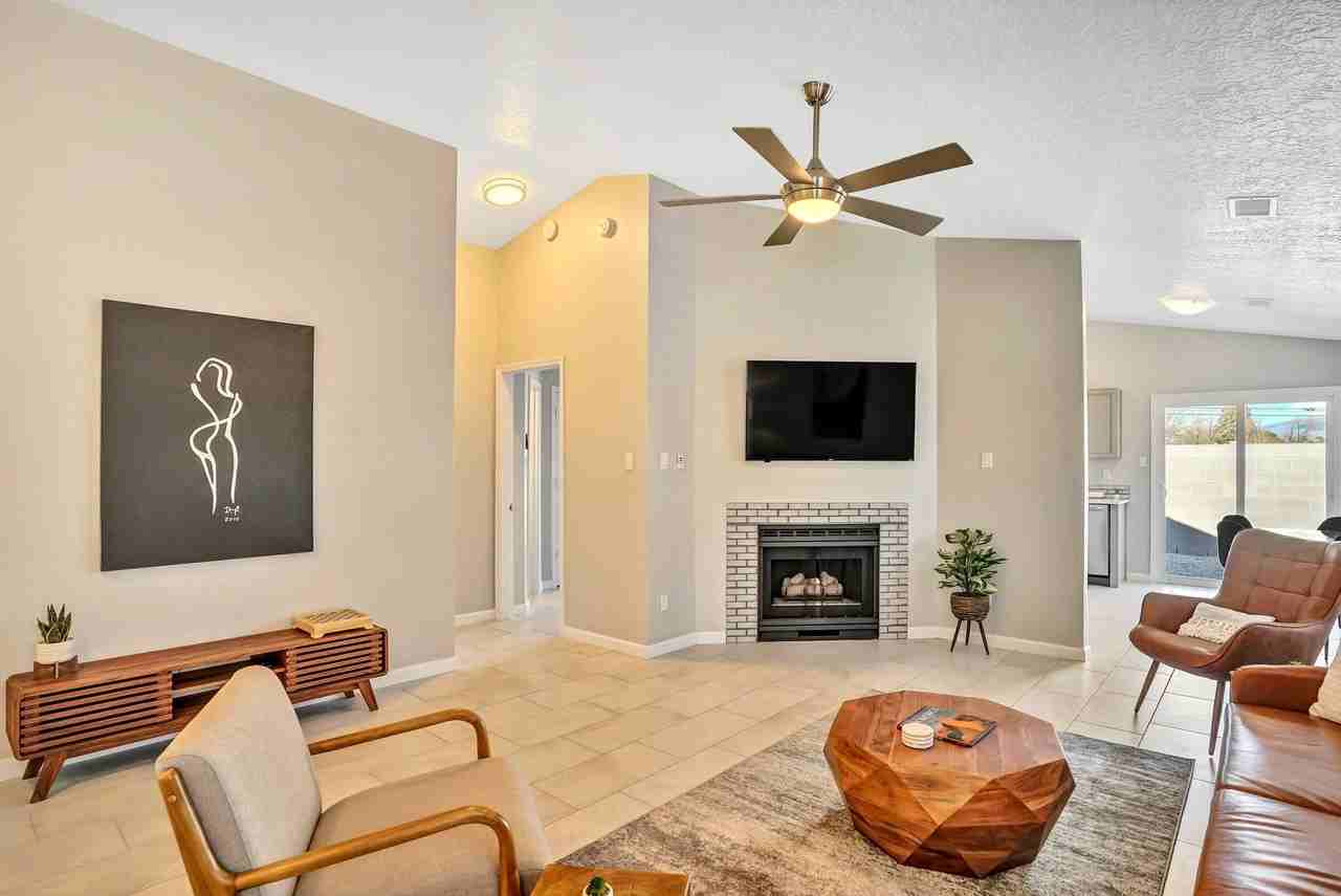 5216 Bogart St Nw - Photo 5 of 27