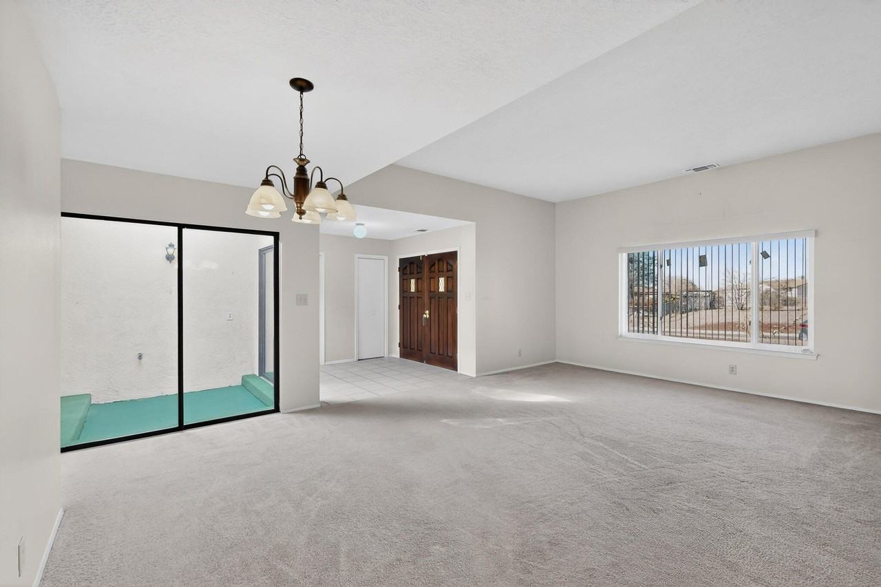 106 Fulton Ave - Photo 5 of 46