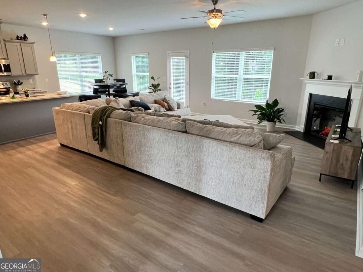 109 Cedar Wood Trce - Photo 6 of 28