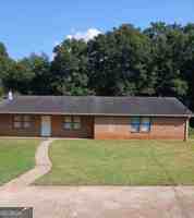 featured image of 200 Tanglewood Dr #B