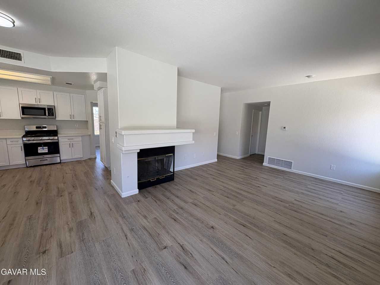 37557 42nd St E - Photo 4 of 12