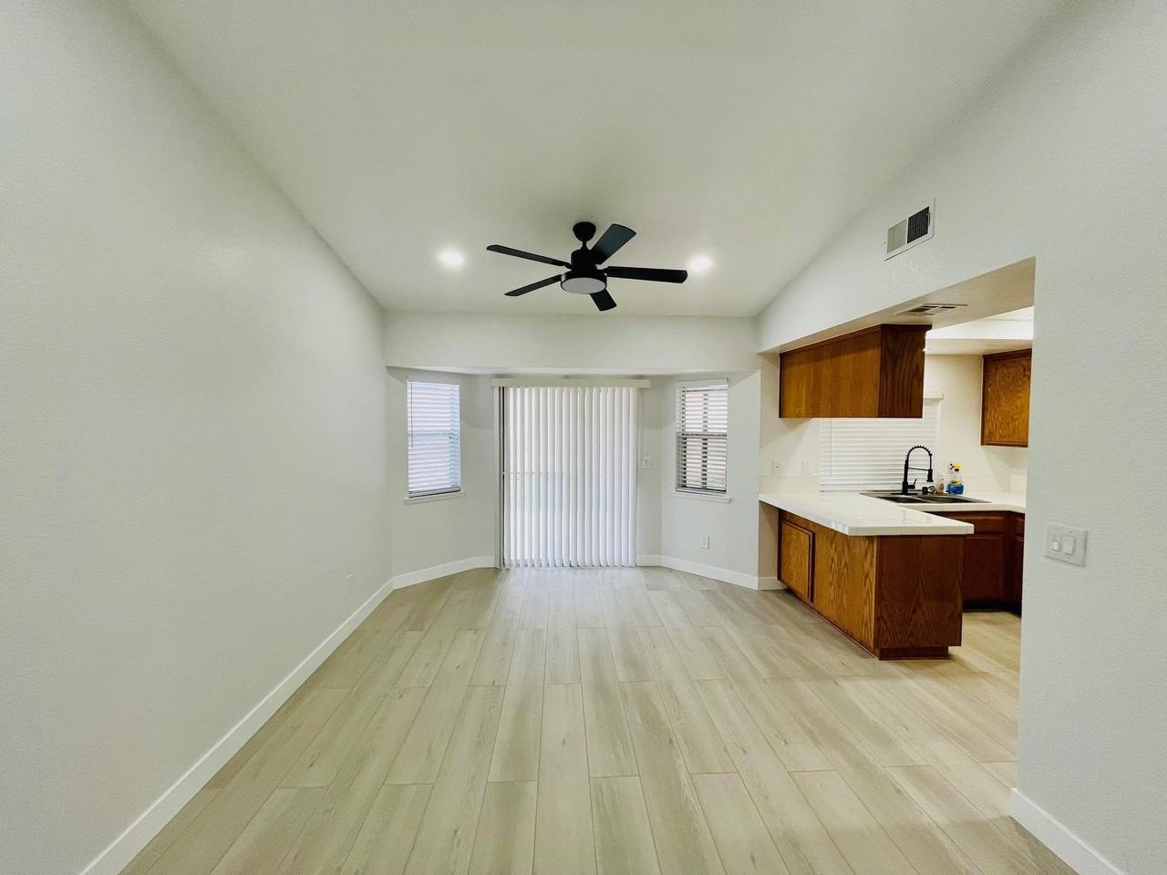 1532 Michelle Ave - Photo 5 of 19