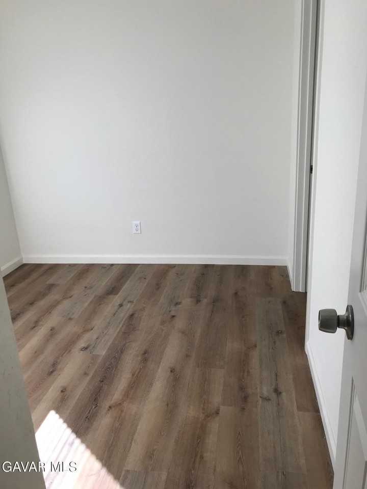 1800 W Avenue J15 #4 - Photo 4 of 11