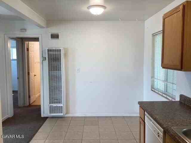 44253 Beech Ave - Photo 5 of 10
