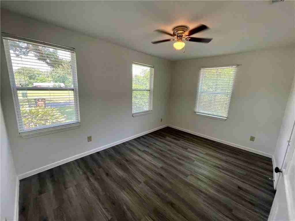 208 Parkway St E - Photo 5 of 10