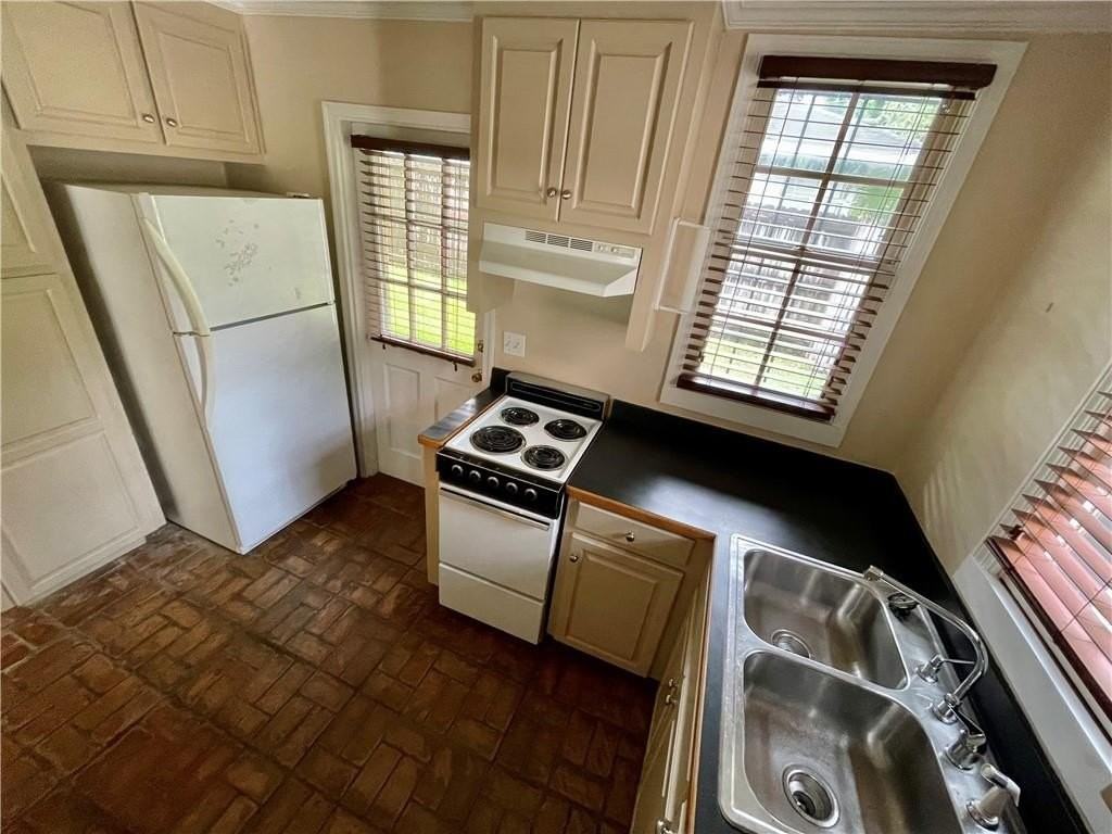 1615 Government St #D - Photo 4 of 10