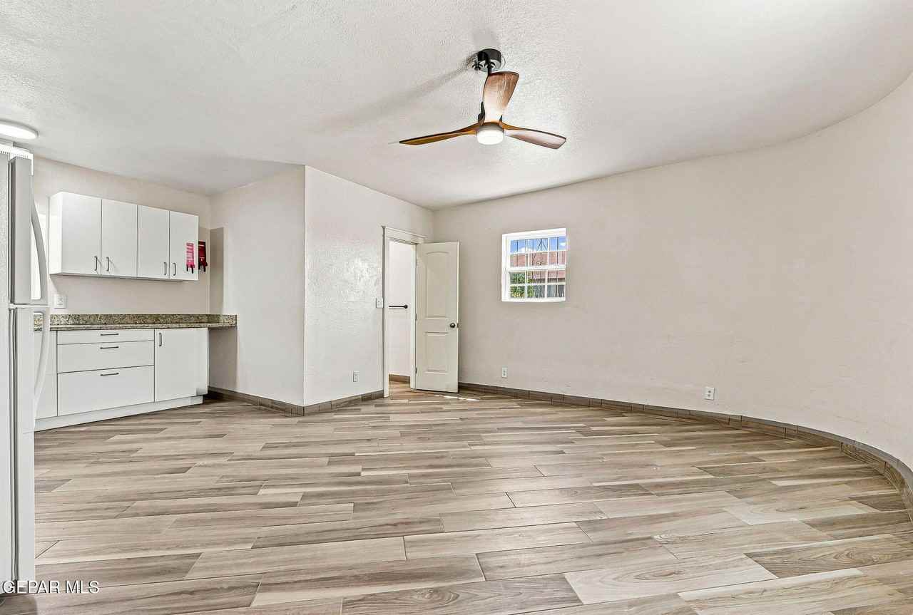 3701 Hueco Ave - Photo 5 of 24