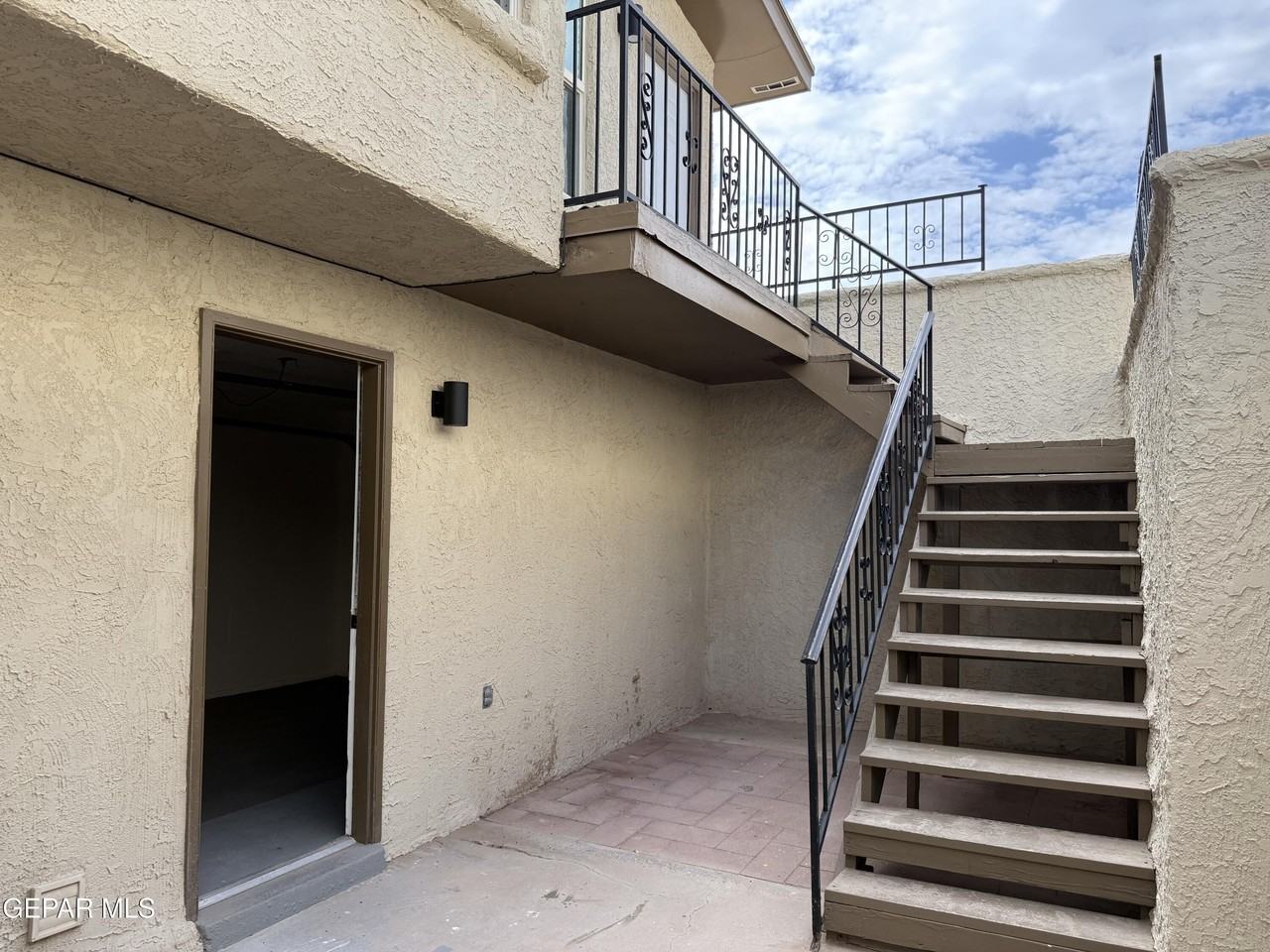 10642 Cuatro Vistas Dr #D - Photo 2 of 24