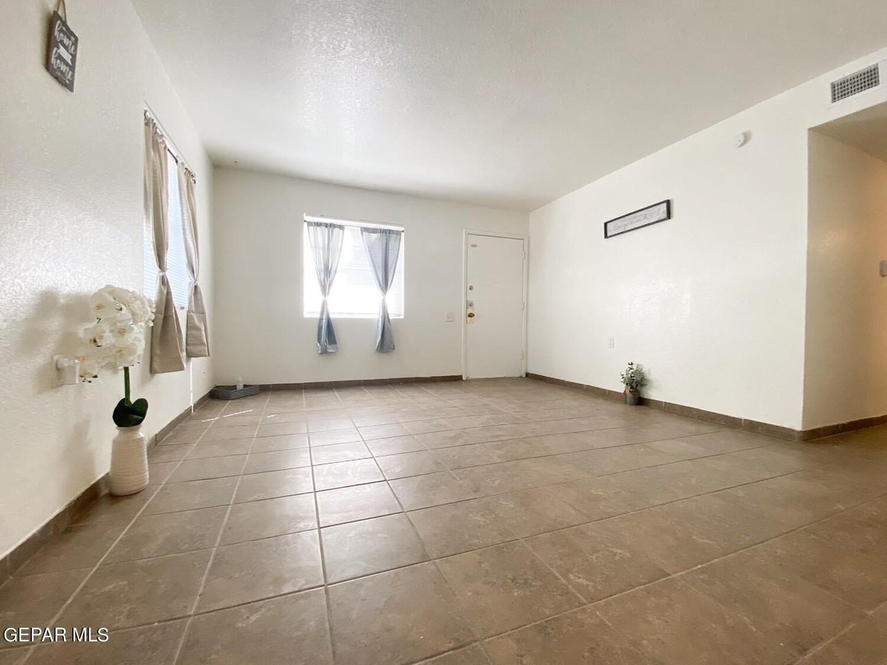 4700 Maxwell Ave #16 - Photo 3 of 13