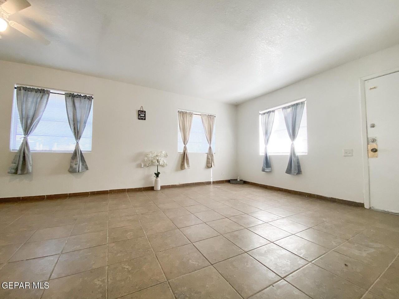 4700 Maxwell Ave #16 - Photo 4 of 13