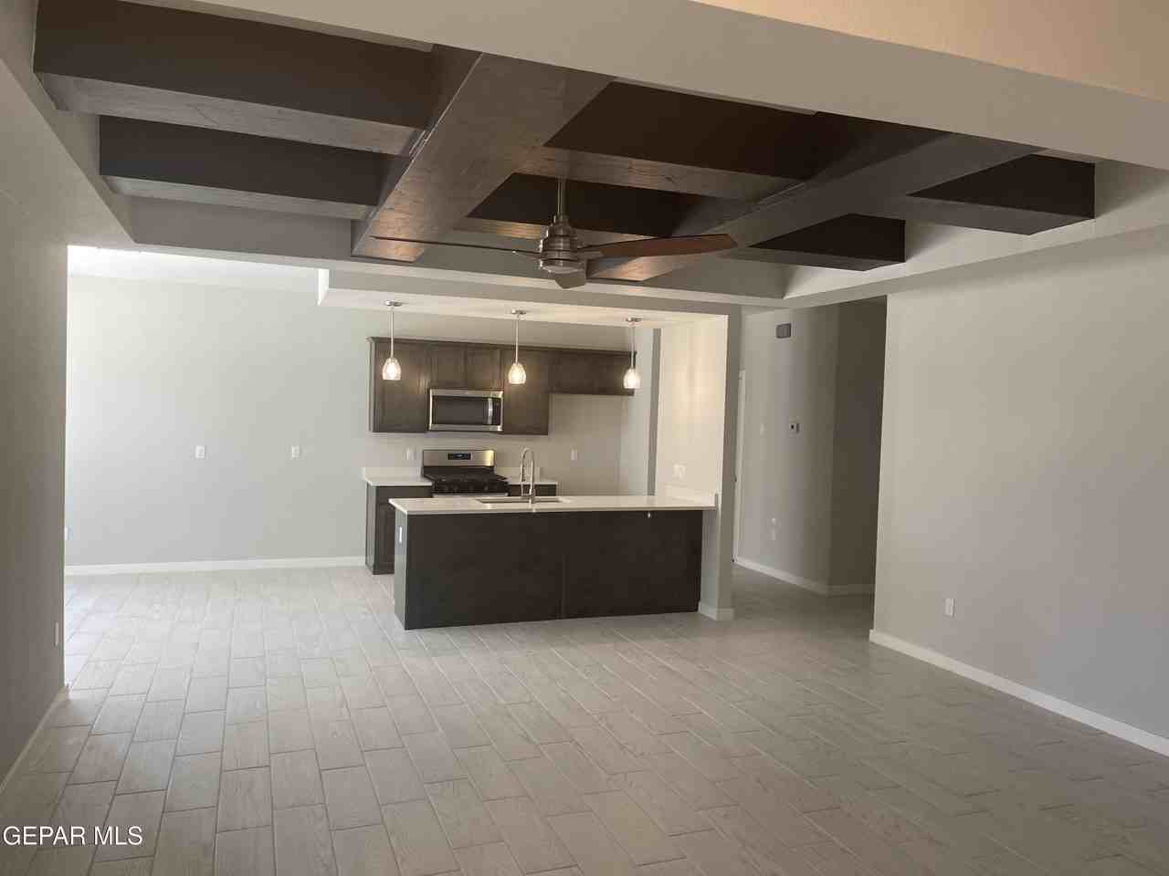 537 Osier Dr - Photo 2 of 9
