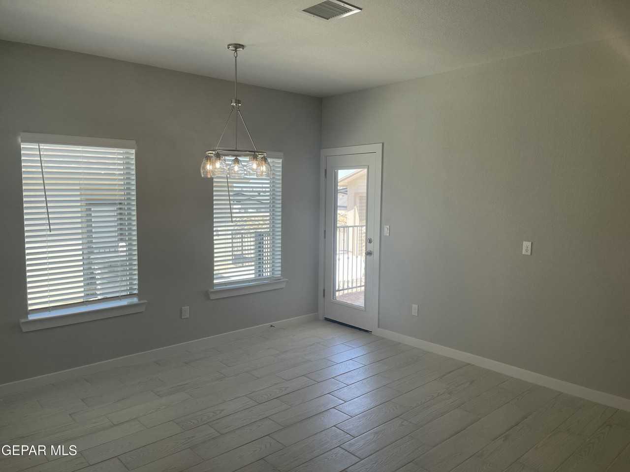 537 Osier Dr - Photo 4 of 9