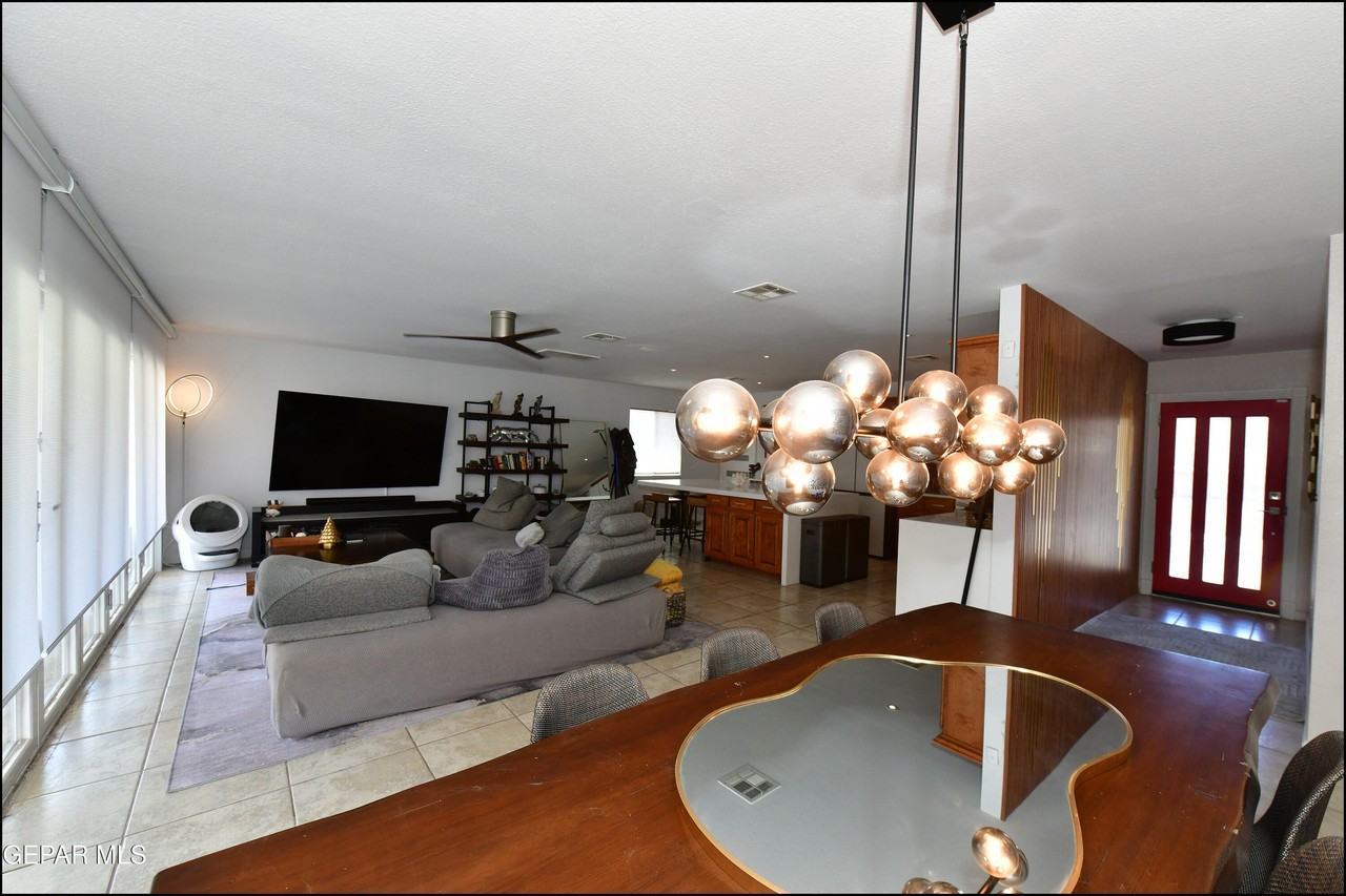 4224 Hampshire Ln - Photo 6 of 42