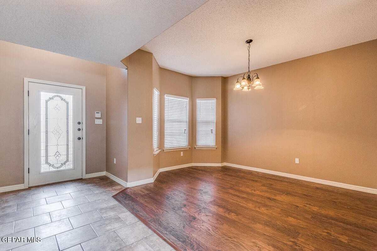 1516 Century Plant Dr - Photo 2 of 23
