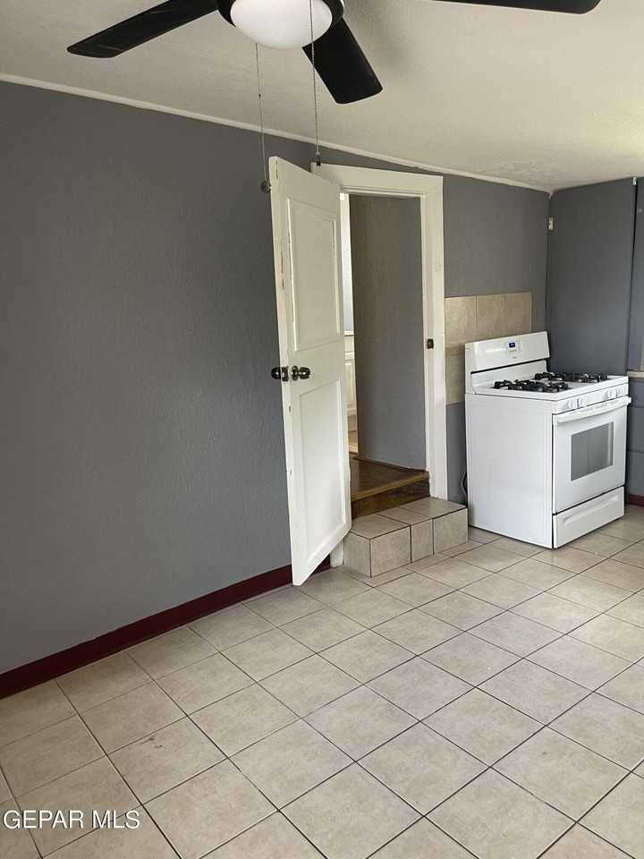 3505 Douglas Ave - Photo 4 of 11