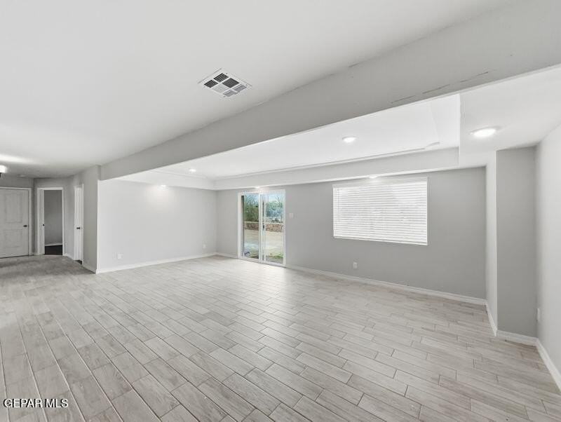 565 Gallagher St - Photo 2 of 34