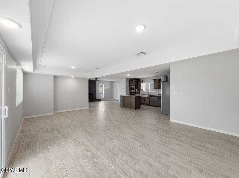 565 Gallagher St - Photo 3 of 34