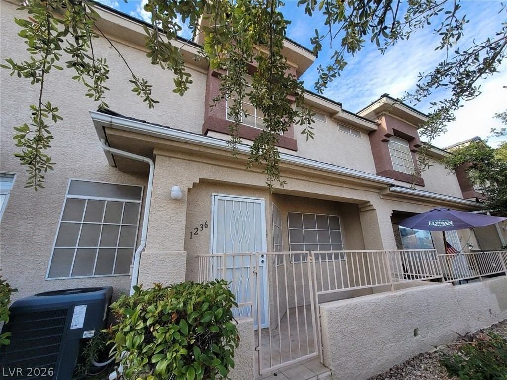 1236 Dusty Creek St - Photo 3 of 41