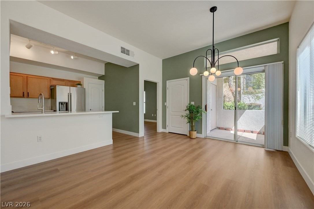 2305 W Horizon Ridge Pkwy #814