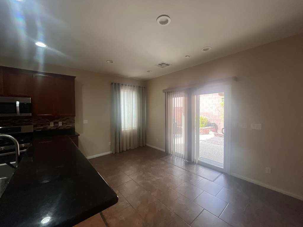 9763 White Lilac St - Photo 4 of 23