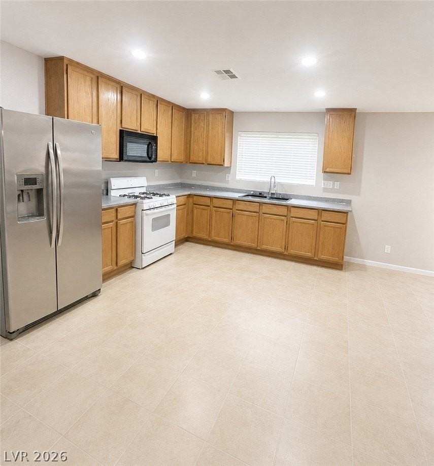 12025 Giles St - Photo 3 of 12