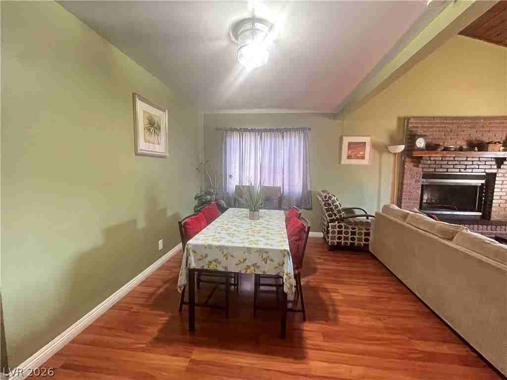 4084 Deerfield Ave - Photo 4 of 16