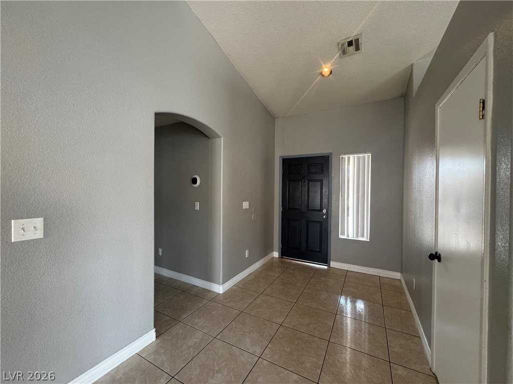5033 Vista Del Rancho Way - Photo 2 of 13