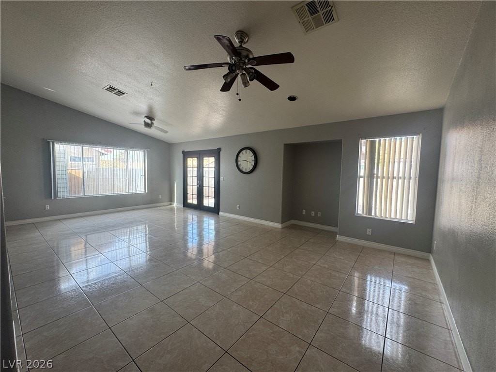 5033 Vista Del Rancho Way - Photo 3 of 13